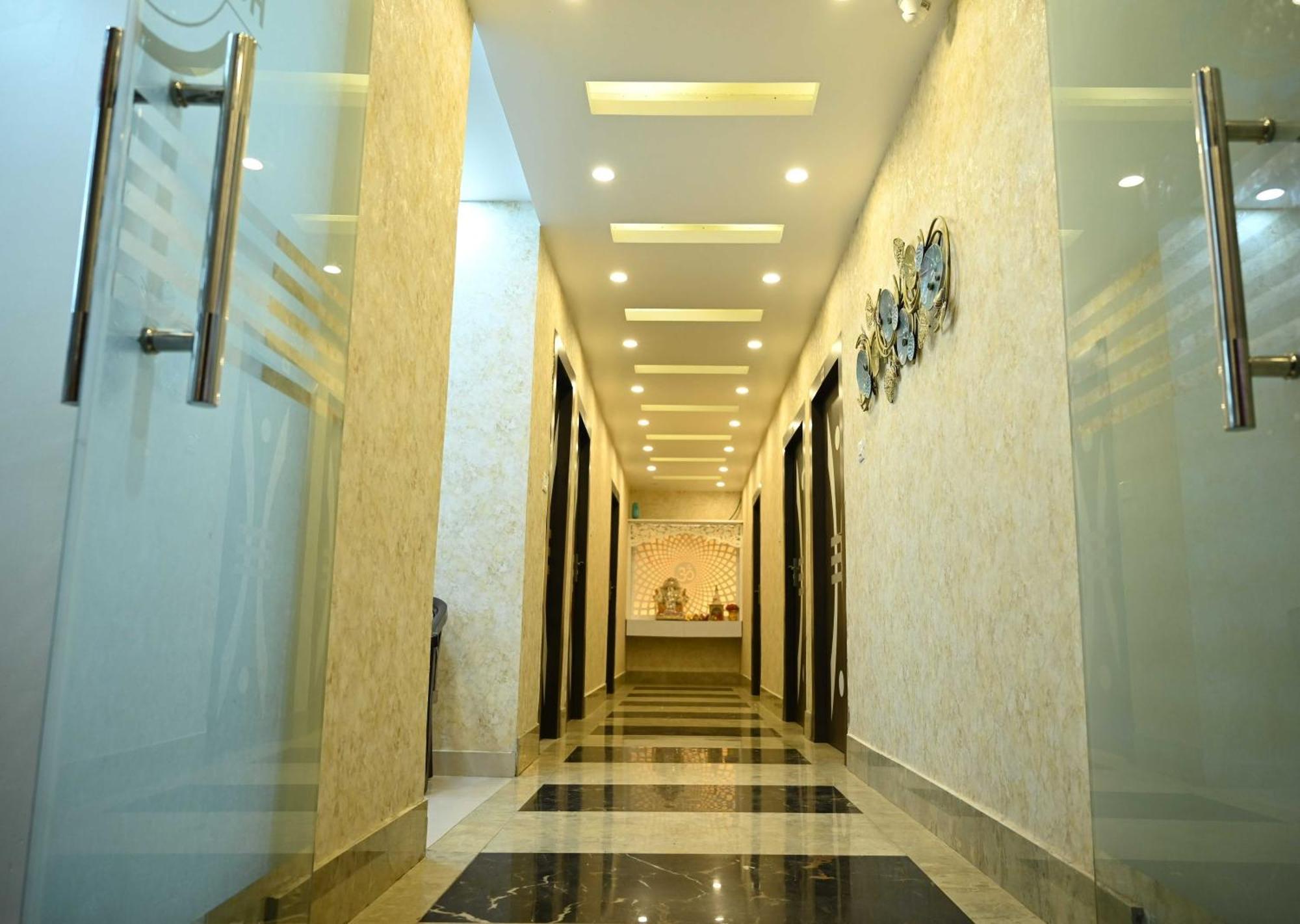 Super Hotel O Glance Inn Патна Екстериор снимка