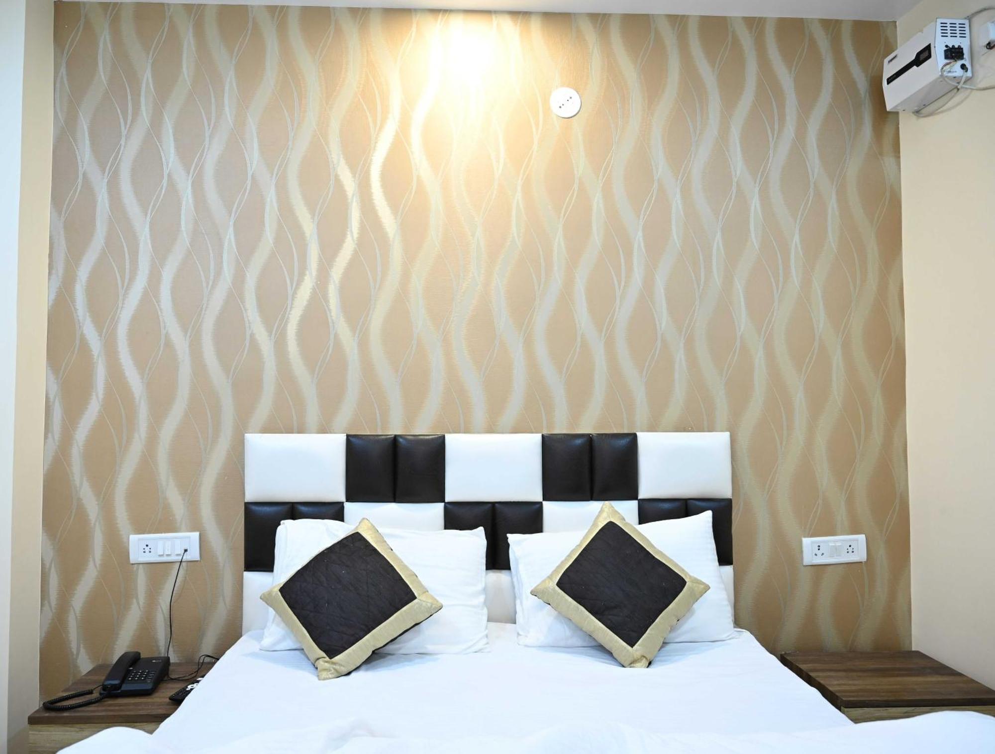 Super Hotel O Glance Inn Патна Екстериор снимка