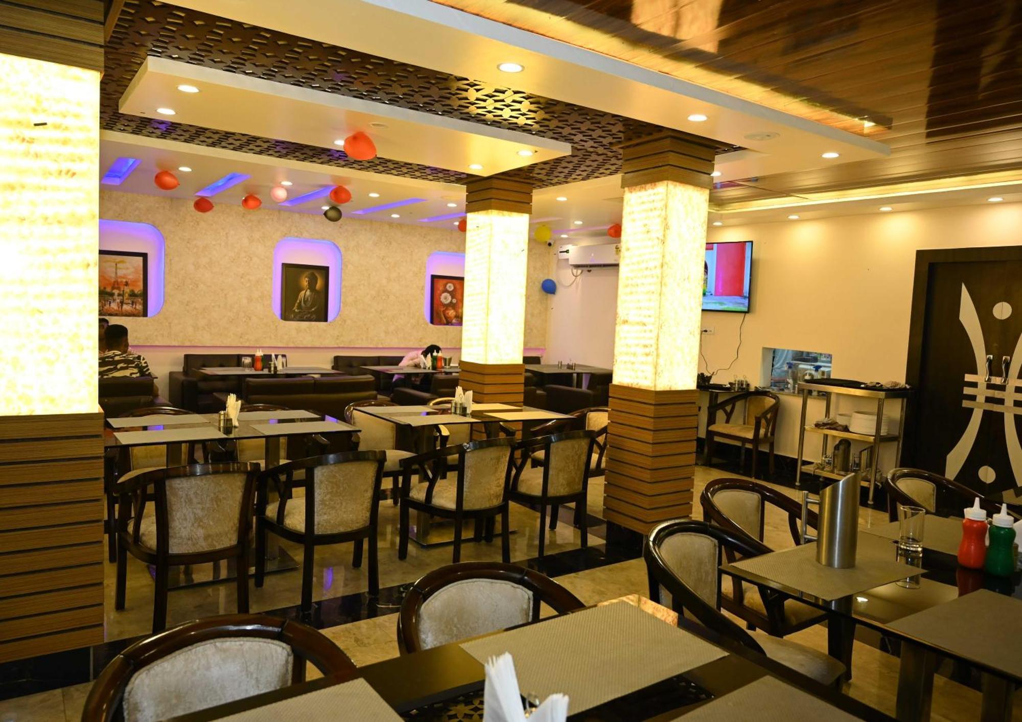 Super Hotel O Glance Inn Патна Екстериор снимка