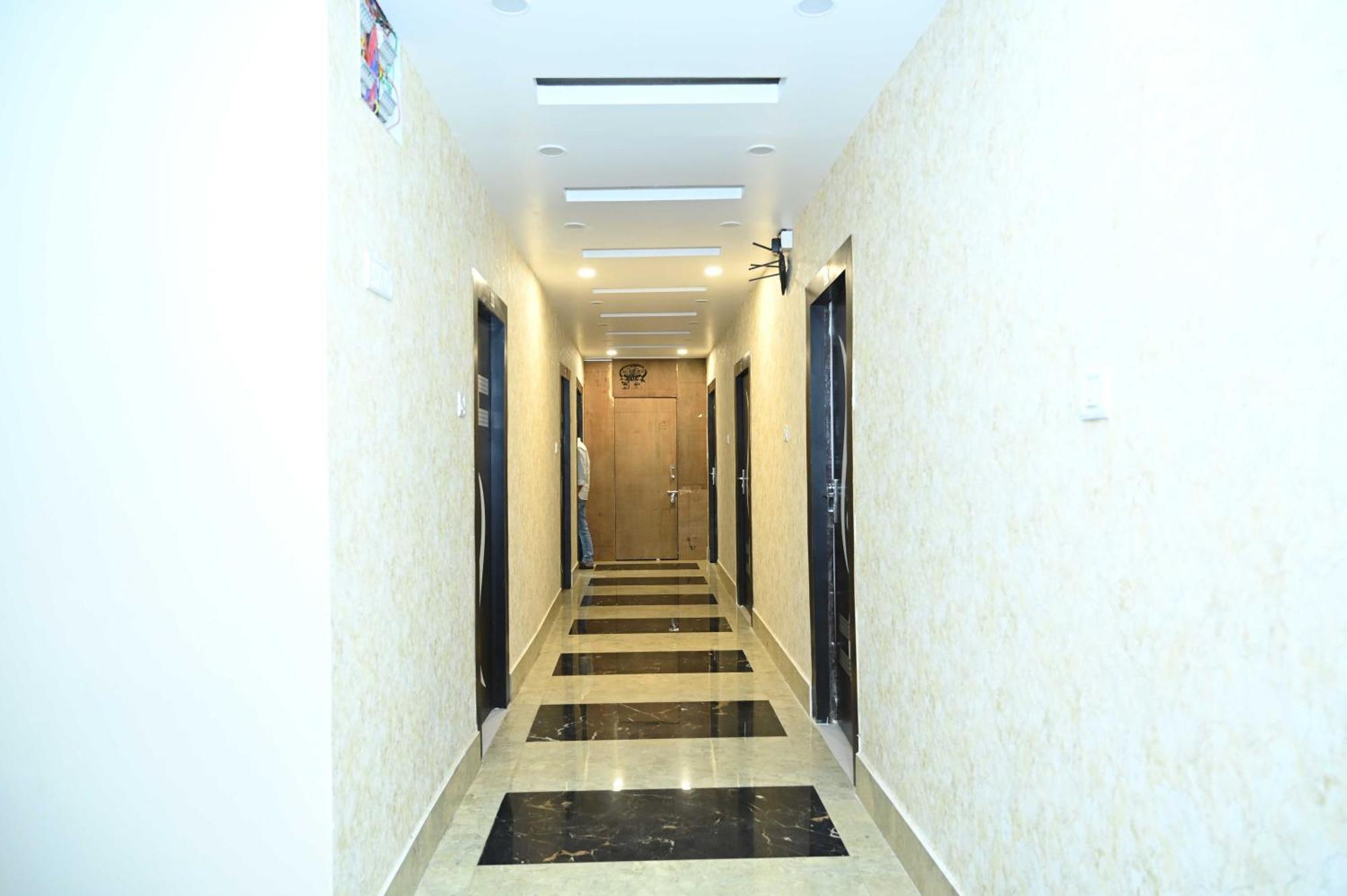 Super Hotel O Glance Inn Патна Екстериор снимка