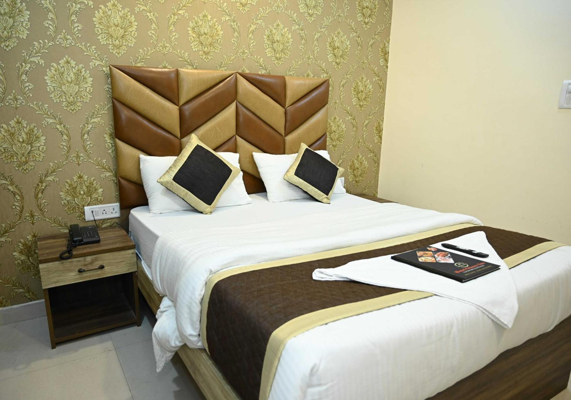 Super Hotel O Glance Inn Патна Екстериор снимка
