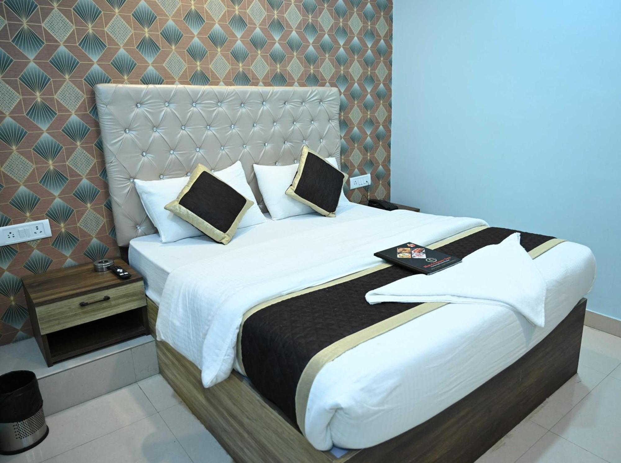 Super Hotel O Glance Inn Патна Екстериор снимка